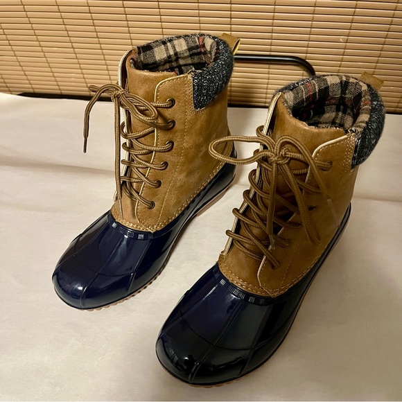 JustFab Navy/Tan Evi Knit Sock Liner Duck Boots - Picture 5 of 11